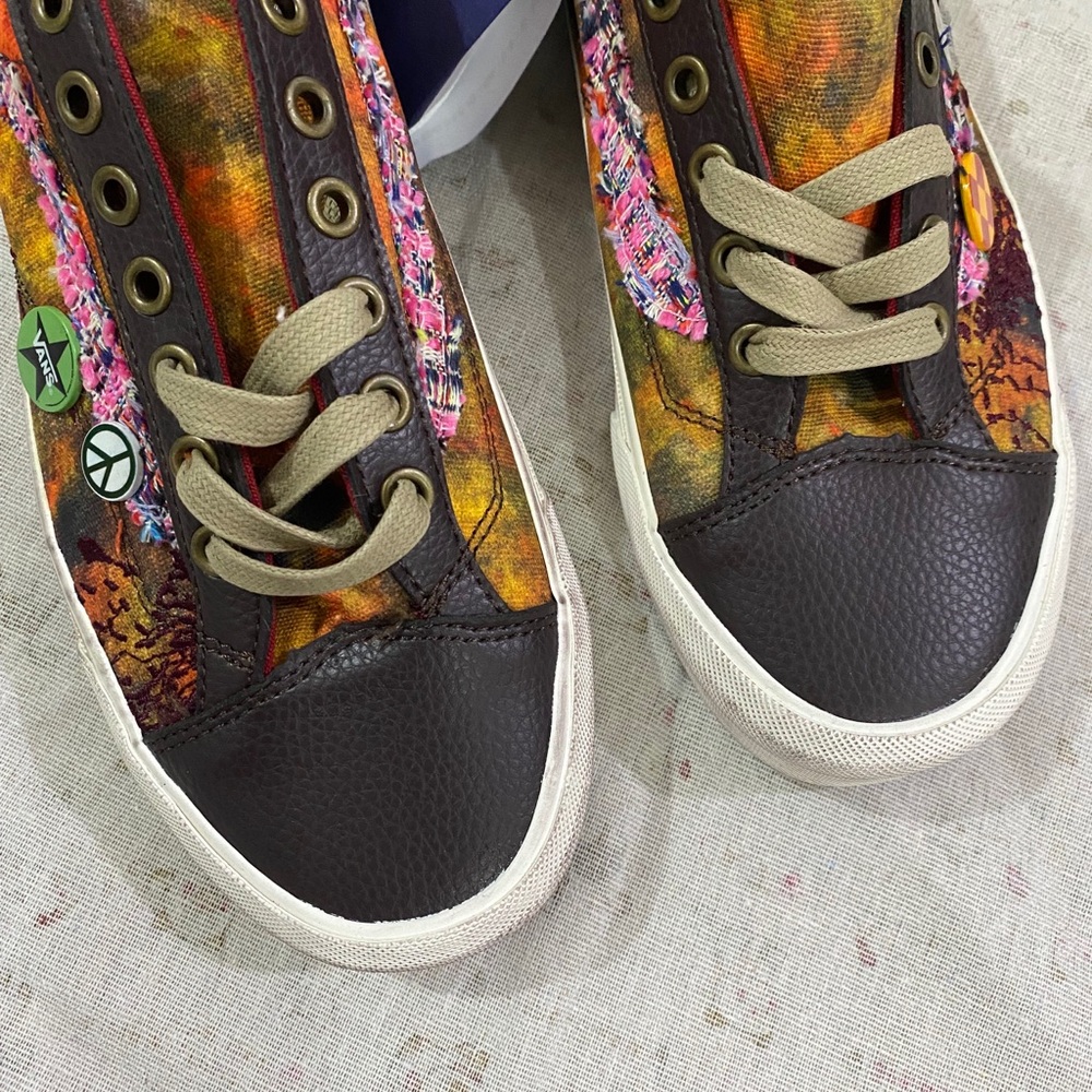 Vans Multicolor Low-Top Sneakers with Peace Patch - Picture 7 of 9